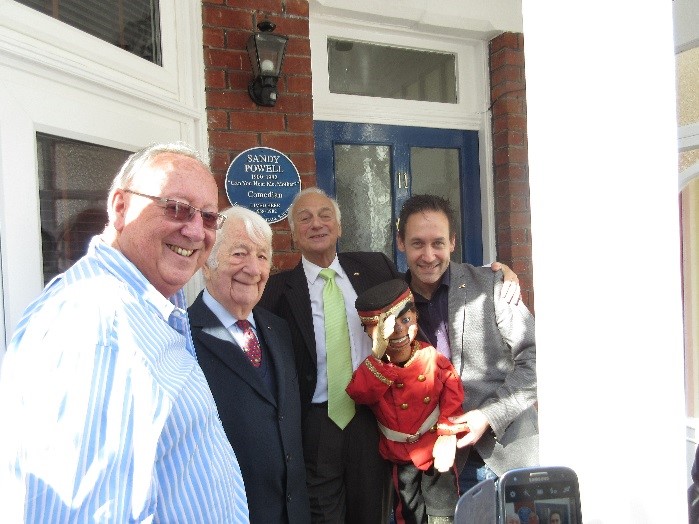 Wyn-Calvin-Roy-Hudd-Steve-Hewitt.jpg